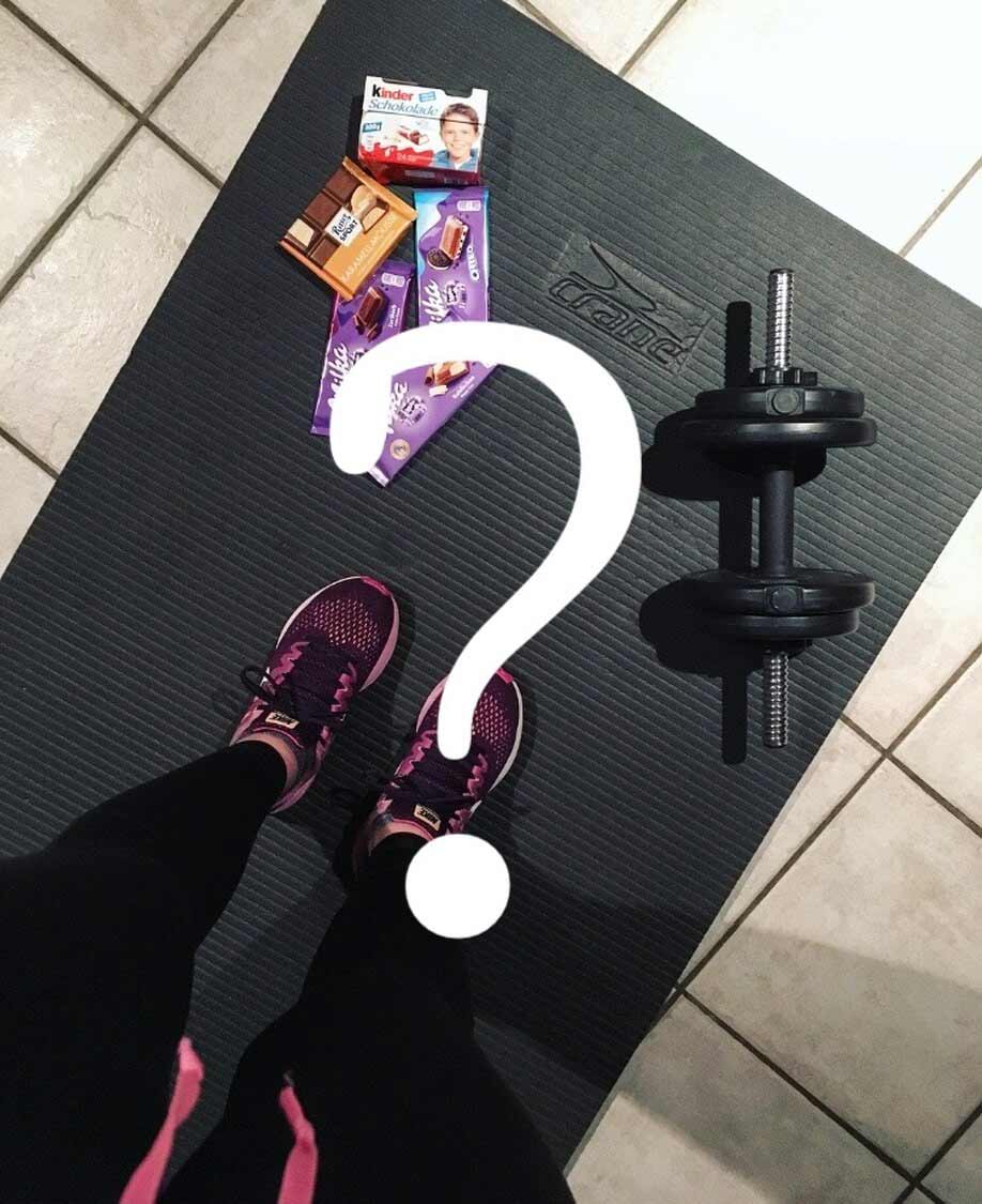 Schoki vs. Fitness? Ein Bild Schokolade vs. Fitness.