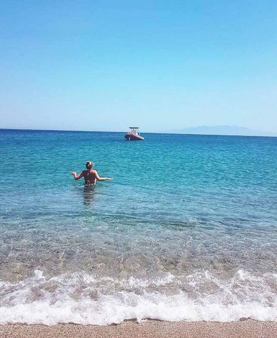 Ich schwör, da war was an meinem Fuß! Ein Bild von einem wundervollen Strand.