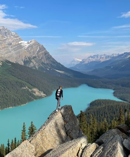 Herr Rienaecker in den Bergen
