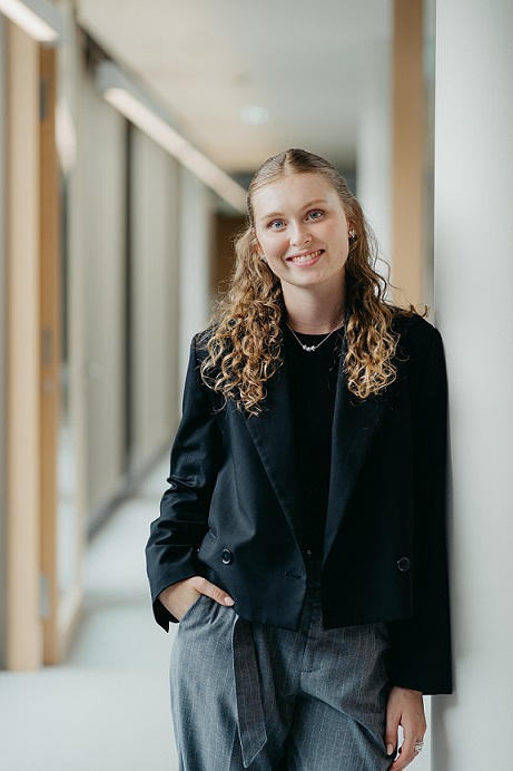 Elena beim Fotoshooting