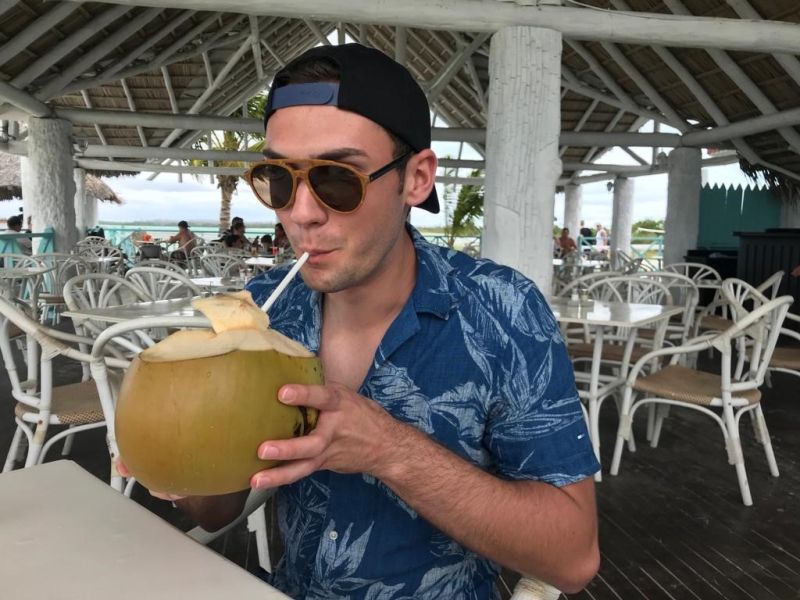 Philip mit Kokosnuss Philip mit Kokosnuss
