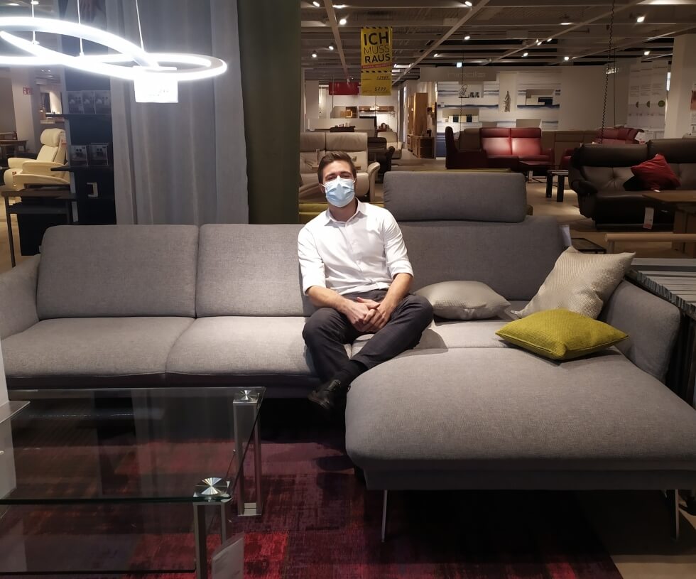 Carlos Braun kann bald den Feierabend auf seinem neuen Sofa genießen