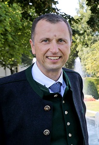 Sparkassen-Vorstand Heribert Schwarz