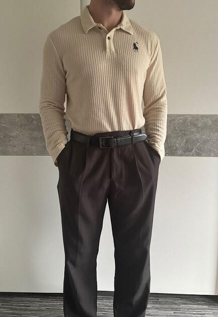Strickpolo mit Anzughose