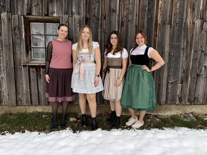 Unsere Bloggerinnen in der Tracht 
