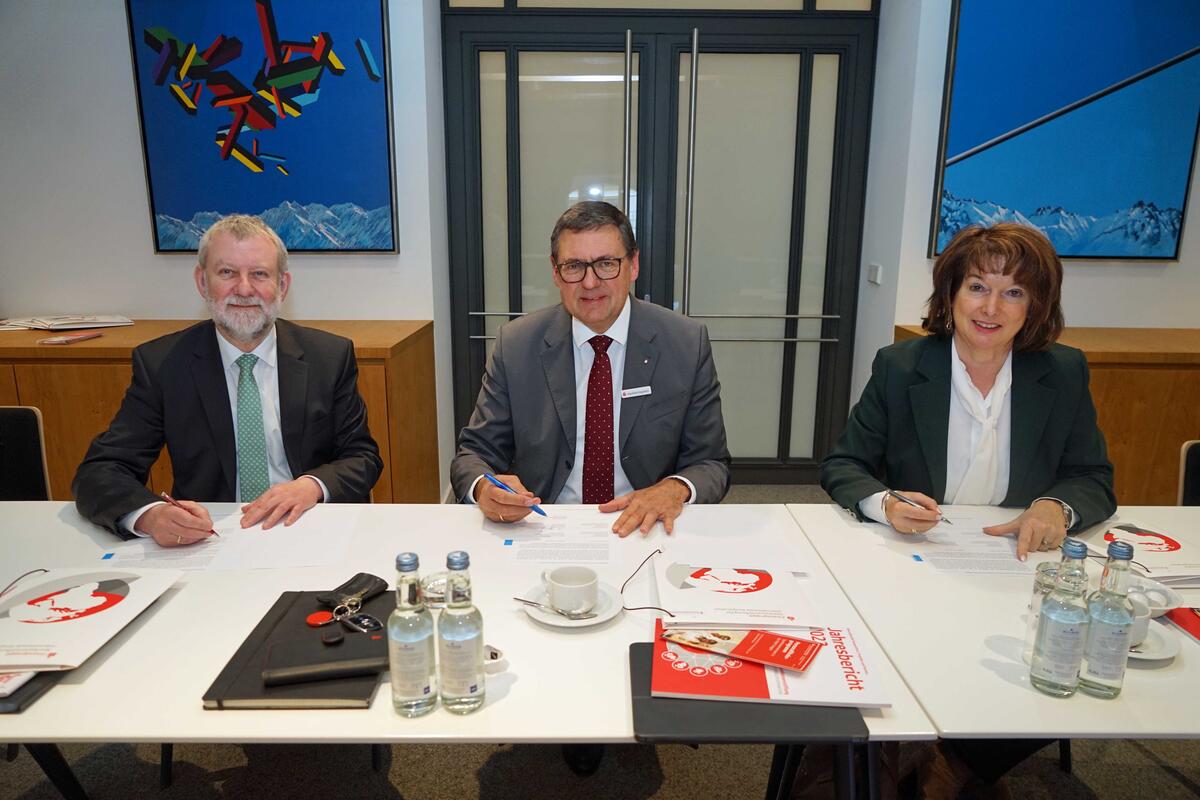 Hilfe für „das Armenhaus Europas“