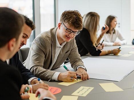 Benefits in der Ausbildung: Schulungen und Verkaufstrainings