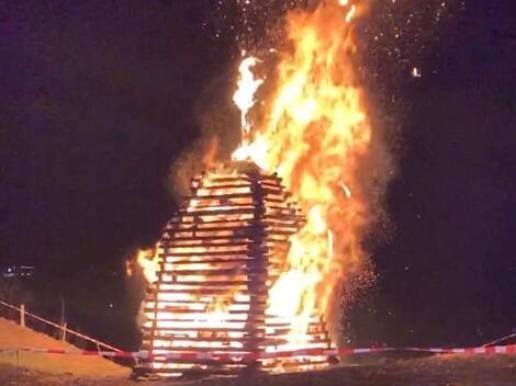 Das Funkenfeuer brennt lichterloh