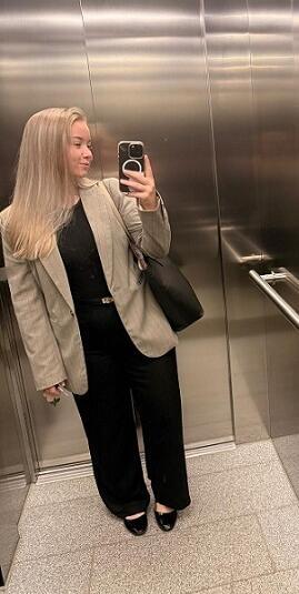 Blazer und Anzughose